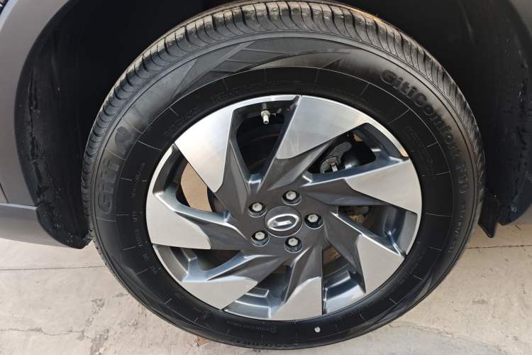 Used GAC Trumpchi GS4 2022 270T Automatic Smart Drive Navigation Edition (Upgraded Version) Right Rear Wheel Hub