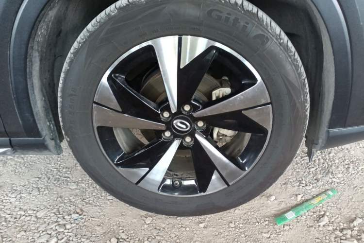 Used GAC Trumpchi GS4 2022 270T Automatic Smart Drive Technology Edition Right Front Wheel Hub