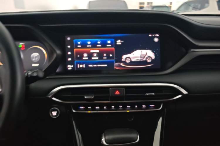 Used GAC Trumpchi GS4 2022 270T Automatic Smart Drive Flagship Edition Audio And AC Panel