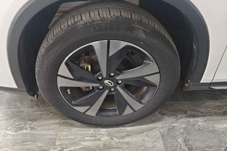 Used GAC Trumpchi GS4 2022 270T Automatic Smart Drive Technology Edition Left Front Wheel Hub
