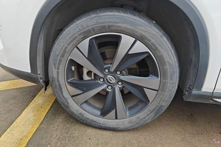 Used GAC Trumpchi GS4 2022 270T Automatic Smart Drive Technology Edition Left Front Wheel Hub
