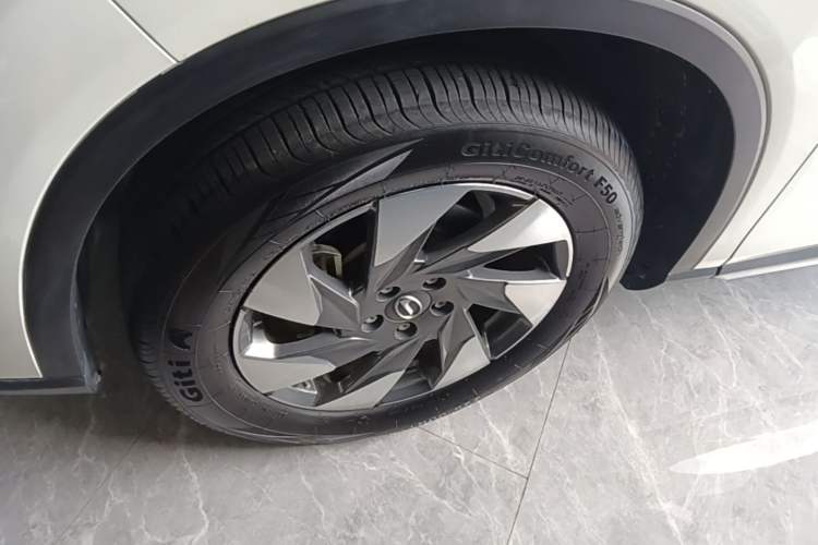 Used GAC Trumpchi GS4 2022 270T Automatic Smart Drive Navigation Edition Left Front Wheel Hub