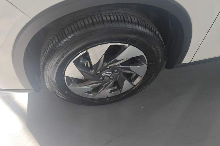 Used GAC Trumpchi GS4 2022 270T Automatic Smart Drive Navigation Edition (Upgraded Version) Left Front Wheel Hub