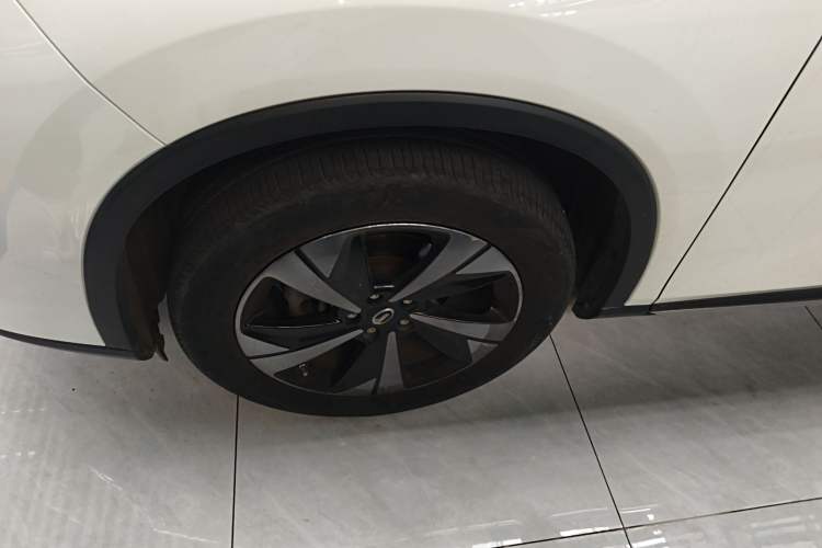 Used GAC Trumpchi GS4 2022 270T Automatic Smart Drive Flagship Edition Left Front Wheel Hub