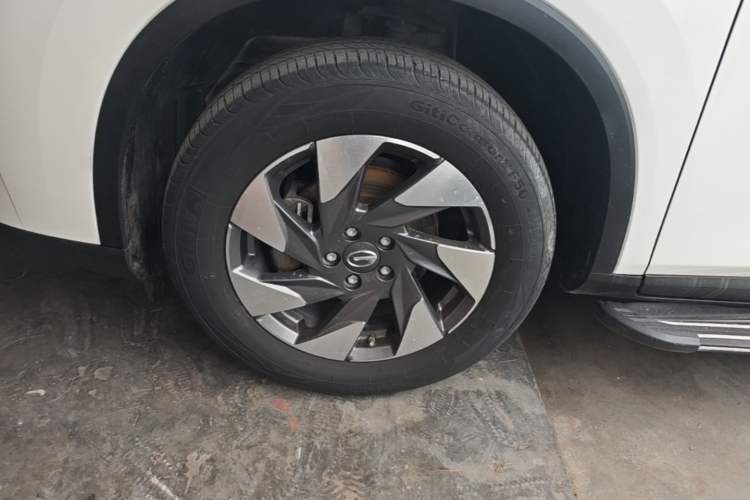 Used GAC Trumpchi GS4 2022 270T Automatic Smart Drive Navigation Edition (Upgraded Version) Left Front Wheel Hub