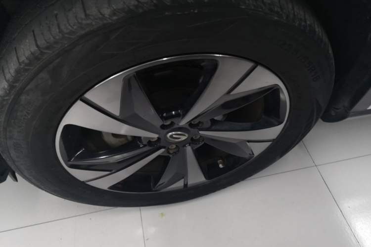 Used GAC Trumpchi GS4 2022 270T Automatic Smart Drive Flagship Edition Left Front Wheel Hub