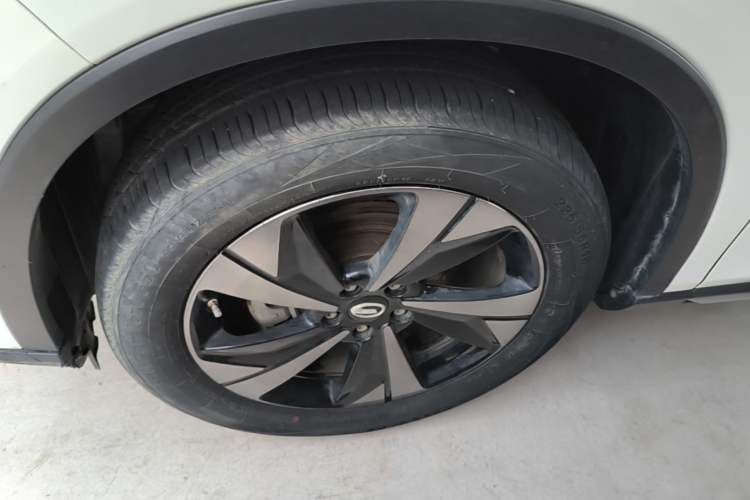 Used GAC Trumpchi GS4 2022 270T Automatic Smart Drive Technology Edition Left Front Wheel Hub