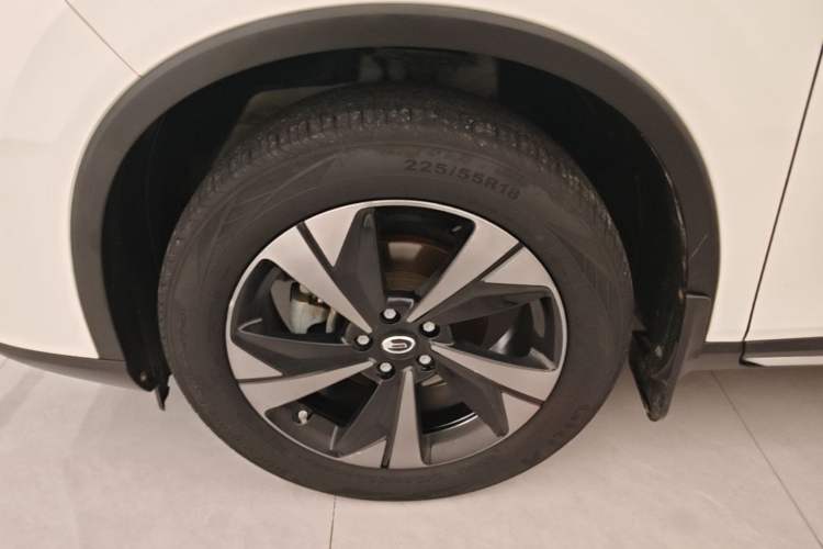 Used GAC Trumpchi GS4 2022 270T Automatic Smart Drive Flagship Edition Left Front Wheel Hub