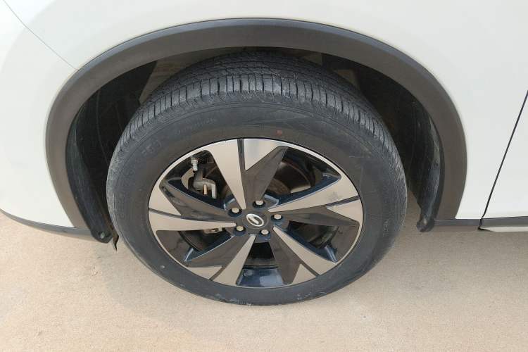 Used GAC Trumpchi GS4 2022 270T Automatic Smart Drive Technology Edition Left Front Wheel Hub