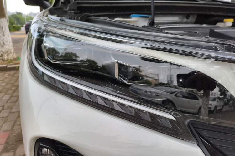 Used GAC Trumpchi GS4 2022 270T Automatic Smart Drive Technology Edition (Upgraded Version) Right Front Headlight