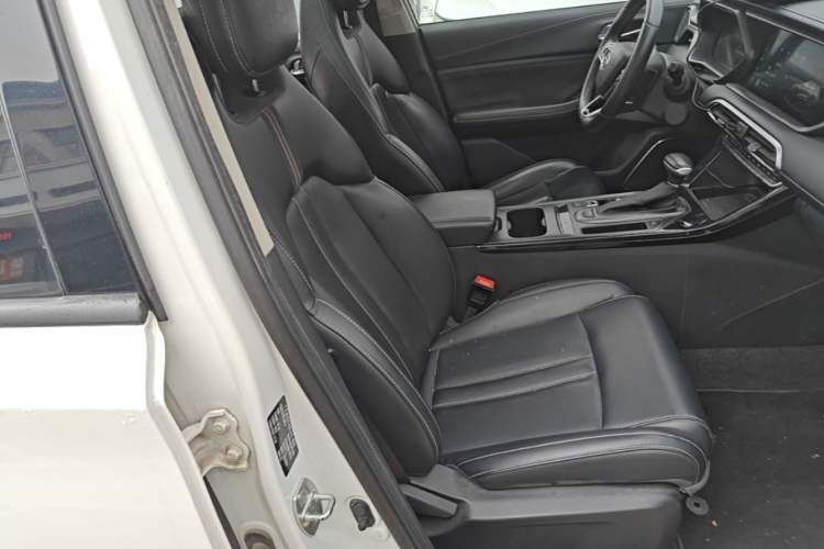 Used GAC Trumpchi GS4 2022 270T Automatic Smart Drive Technology Edition Right Front Seat