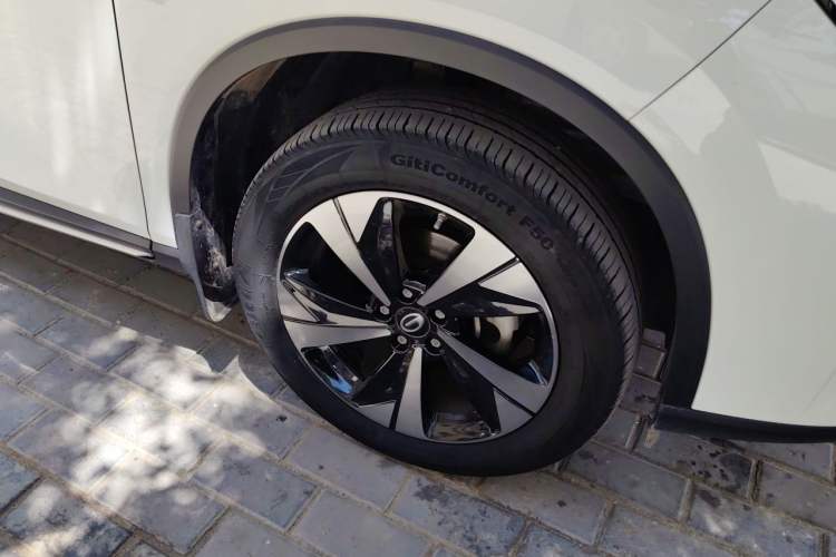 Used GAC Trumpchi GS4 2022 270T Automatic Smart Drive Technology Edition (Upgraded Version) Right Front Wheel Hub