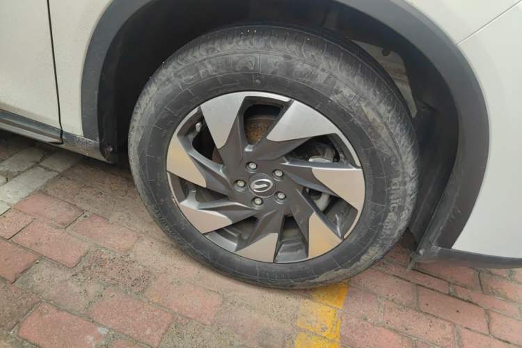 Used GAC Trumpchi GS4 2022 270T Automatic Smart Drive Navigation Edition (Upgraded Version) Right Front Wheel Hub