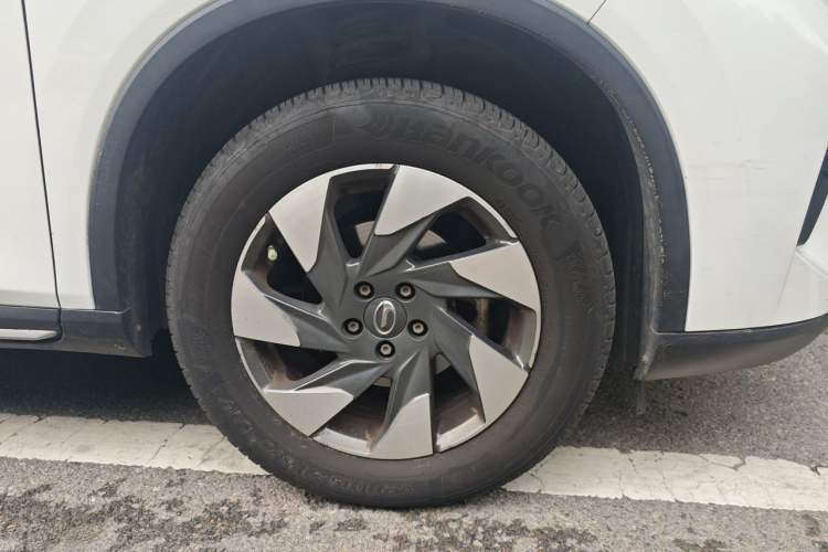 Used GAC Trumpchi GS4 2022 270T Automatic Smart Drive Navigation Edition Right Front Wheel Hub