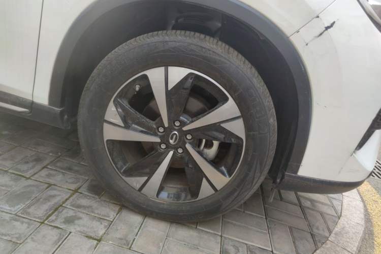 Used GAC Trumpchi GS4 2022 270T Automatic Smart Drive Flagship Edition Right Front Wheel Hub