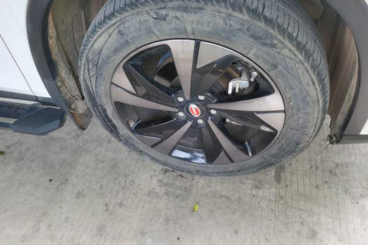 Used GAC Trumpchi GS4 2022 270T Automatic Smart Drive Technology Edition (Upgraded Version) Right Front Wheel Hub