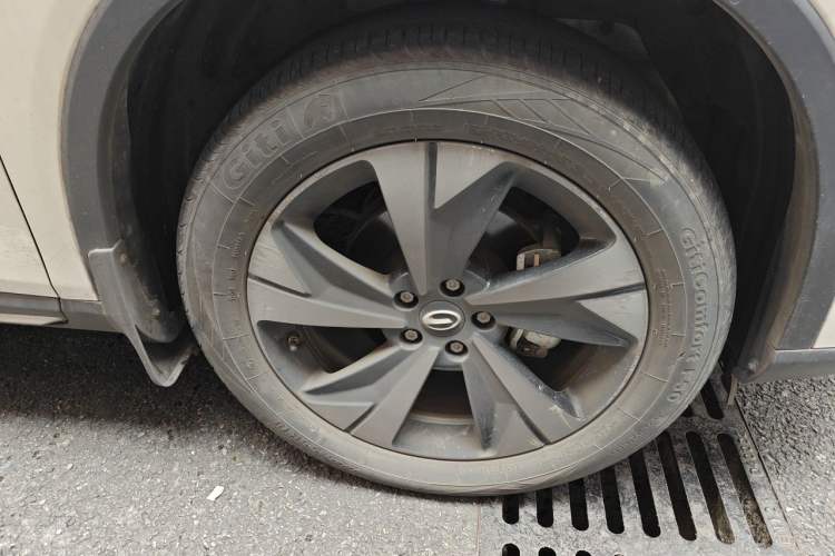 Used GAC Trumpchi GS4 2022 270T Automatic Smart Drive Technology Edition Right Front Wheel Hub