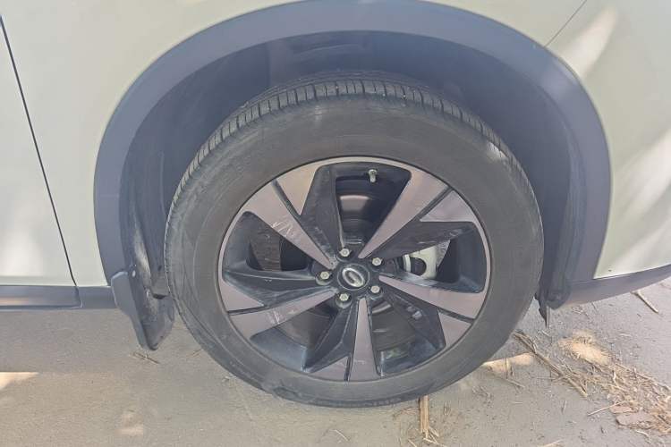 Used GAC Trumpchi GS4 2022 270T Automatic Smart Drive Technology Edition Right Front Wheel Hub