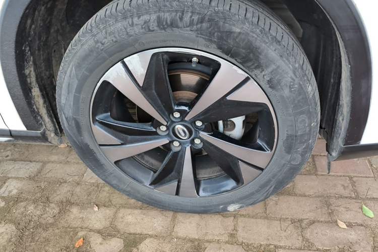 Used GAC Trumpchi GS4 2022 270T Automatic Smart Drive Technology Edition (Upgraded Version) Right Front Wheel Hub