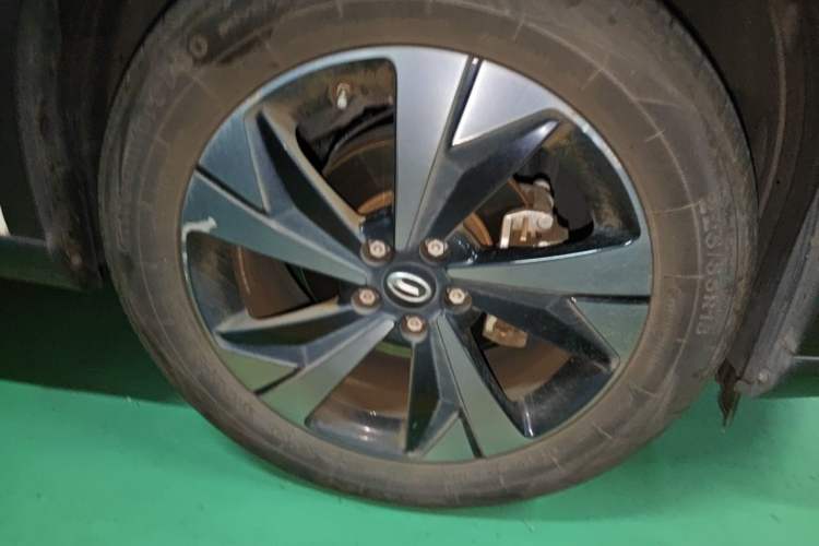Used GAC Trumpchi GS4 2022 270T Automatic Smart Drive Technology Edition Right Front Wheel Hub