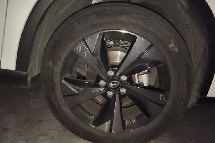 Used GAC Trumpchi GS4 2022 270T Automatic Smart Drive Technology Edition (Upgraded Version) Right Front Wheel Hub
