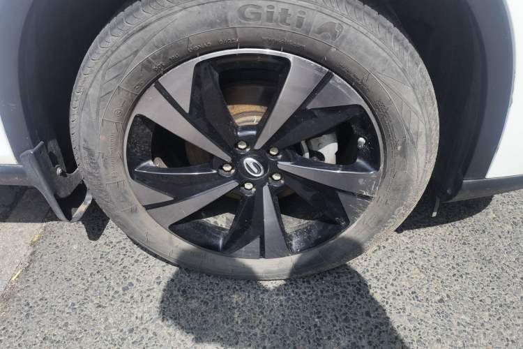 Used GAC Trumpchi GS4 2022 270T Automatic Smart Drive Technology Edition Right Front Wheel Hub
