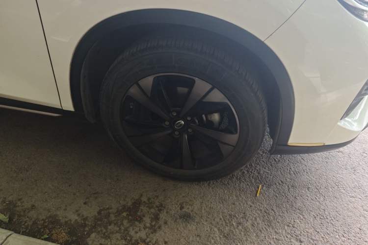 Used GAC Trumpchi GS4 2022 270T Automatic Smart Drive Technology Edition Right Front Wheel Hub