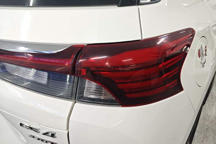 Used GAC Trumpchi GS4 2022 270T Automatic Smart Drive Technology Edition Right Rear Taillight