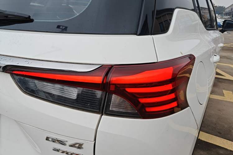 Used GAC Trumpchi GS4 2022 270T Automatic Smart Drive Technology Edition Right Rear Taillight