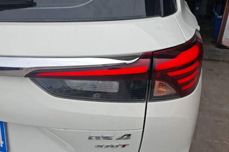 Used GAC Trumpchi GS4 2022 270T Automatic Smart Drive Navigation Edition (Upgraded Version) Right Rear Taillight