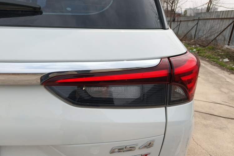 Used GAC Trumpchi GS4 2022 270T Automatic Smart Drive Technology Edition Right Rear Taillight