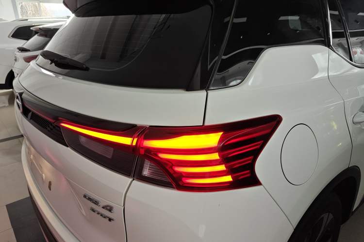 Used GAC Trumpchi GS4 2022 270T Automatic Smart Drive Technology Edition (Upgraded Version) Right Rear Taillight