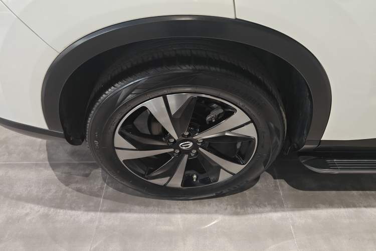 Used GAC Trumpchi GS4 2022 270T Automatic Smart Drive Technology Edition (Upgraded Version) Right Rear Wheel Hub