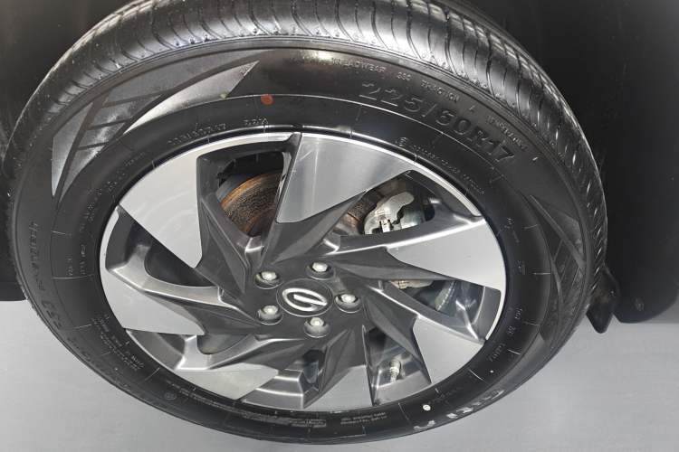 Used GAC Trumpchi GS4 2022 270T Automatic Smart Drive Navigation Edition (Upgraded Version) Right Rear Wheel Hub