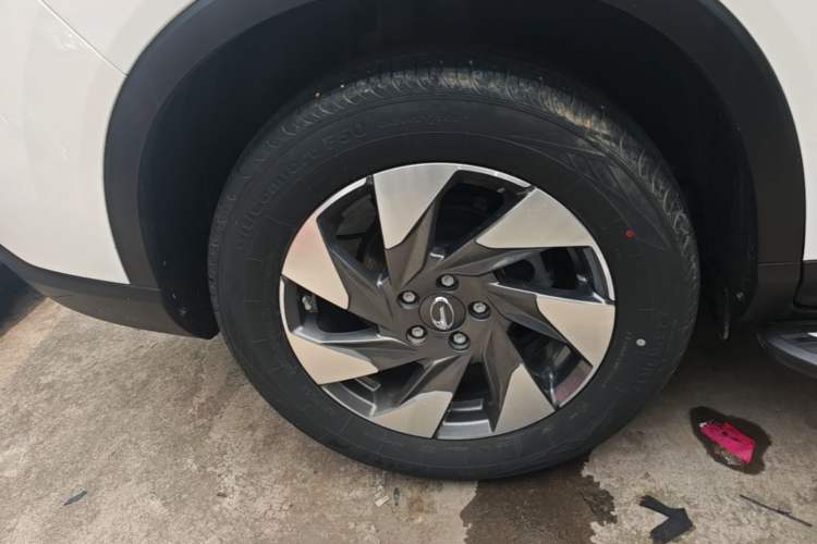 Used GAC Trumpchi GS4 2022 270T Automatic Smart Drive Navigation Edition (Upgraded Version) Right Rear Wheel Hub