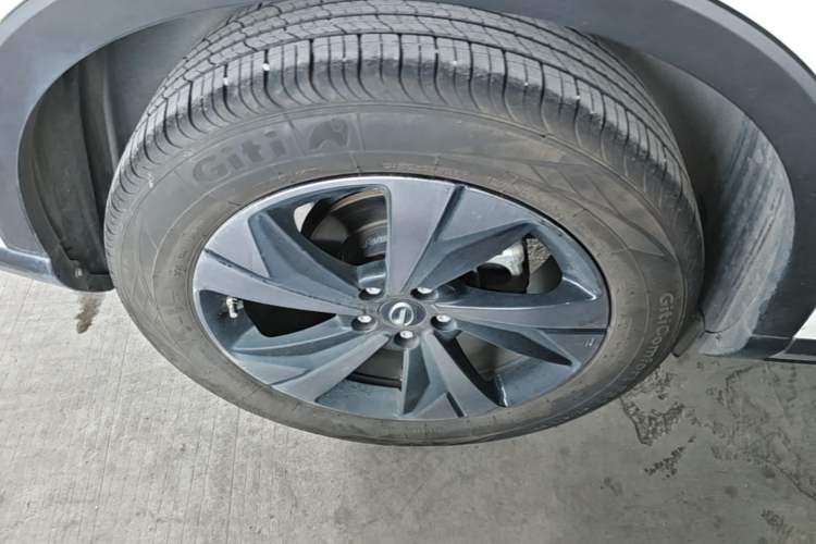 Used GAC Trumpchi GS4 2022 270T Automatic Smart Drive Navigation Edition (Upgraded Version) Right Rear Wheel Hub