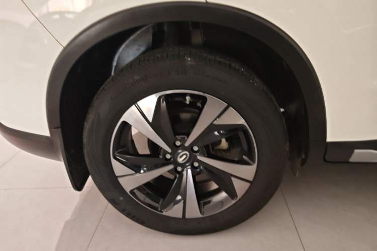 Used GAC Trumpchi GS4 2022 270T Automatic Smart Drive Flagship Edition Right Rear Wheel Hub
