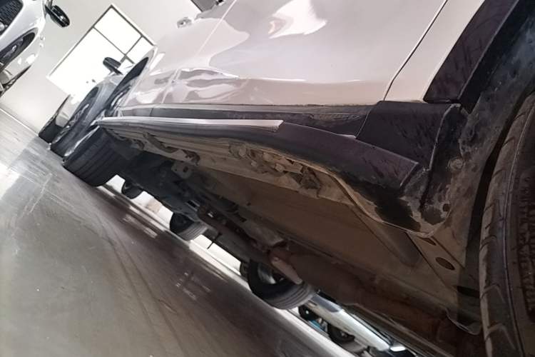 Used GAC Trumpchi GS4 2022 270T Automatic Smart Drive Technology Edition Right Side Sill