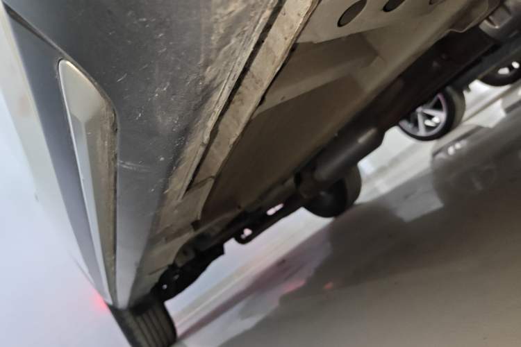 Used GAC Trumpchi GS4 2022 270T Automatic Smart Drive Technology Edition (Upgraded Version) Right Side Sill