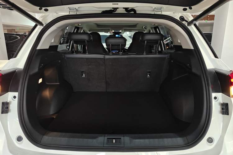 Used GAC Trumpchi GS4 2022 270T Automatic Smart Drive Technology Edition (Upgraded Version) Trunk