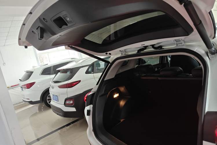 Used GAC Trumpchi GS4 2022 270T Automatic Smart Drive Technology Edition (Upgraded Version) Trunk