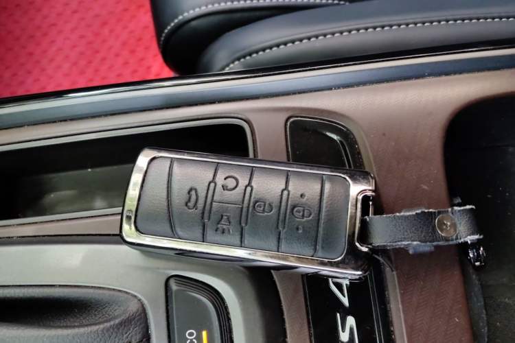 Used GAC Trumpchi GS4 2022 270T Automatic Smart Drive Technology Edition (Upgraded Version) Vehicle Key