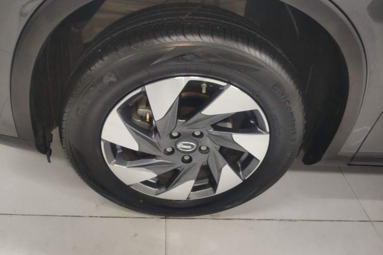 Used GAC Trumpchi GS4 2023 270T Automatic Smart Drive Navigation Edition Left Front Wheel Hub