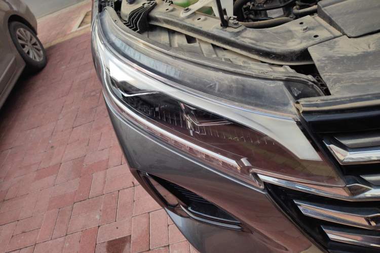 Used GAC Trumpchi GS4 2023 270T Automatic Smart Drive Technology Edition Right Front Headlight
