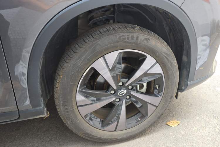 Used GAC Trumpchi GS4 2023 270T Automatic Smart Drive Technology Edition Right Front Wheel Hub