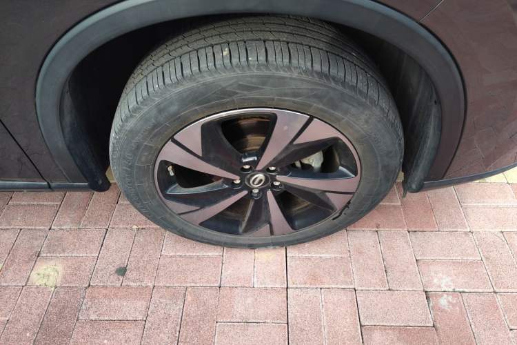 Used GAC Trumpchi GS4 2023 270T Automatic Smart Drive Technology Edition Right Front Wheel Hub