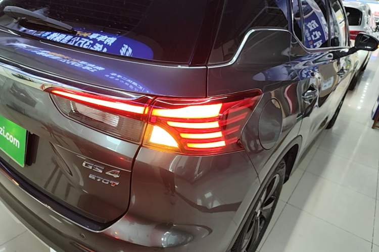 Used GAC Trumpchi GS4 2023 270T Automatic Smart Drive Technology Edition Right Rear Taillight