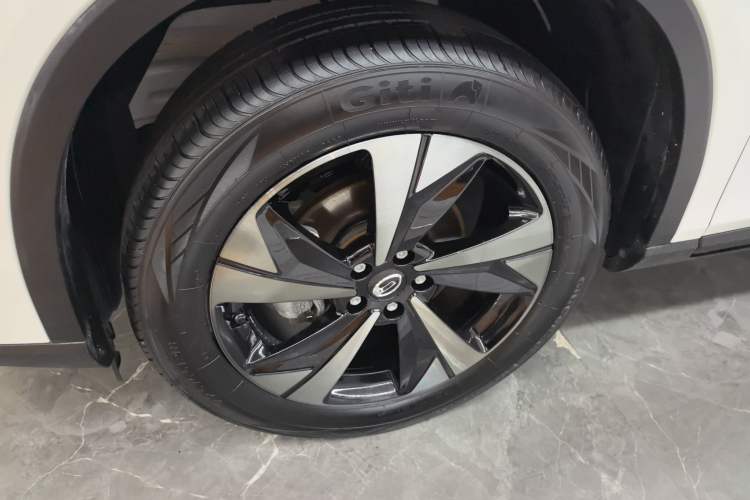Used GAC Trumpchi GS4 2023 270T Automatic Smart Drive Technology Edition Left Front Wheel Hub