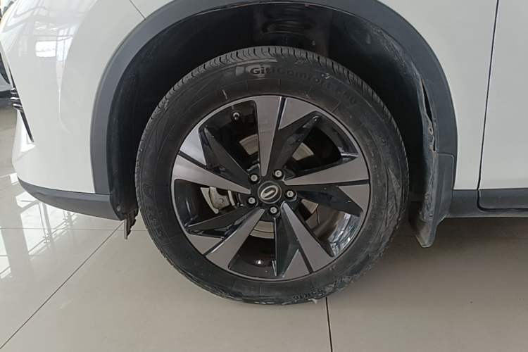 Used GAC Trumpchi GS4 2023 270T Automatic Smart Drive Technology Edition Left Front Wheel Hub