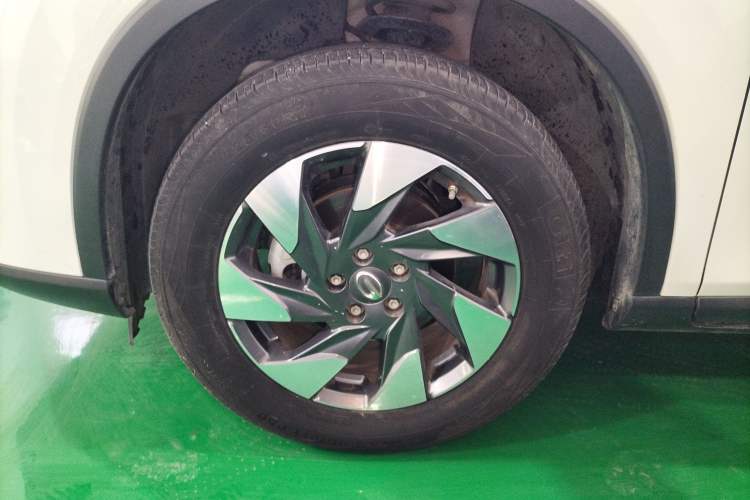 Used GAC Trumpchi GS4 2023 270T Automatic Smart Drive Navigation Edition Left Front Wheel Hub